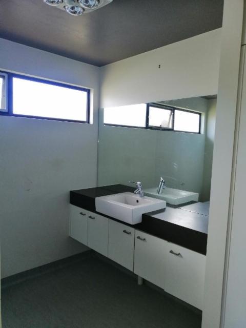 Swansea Backpacker Lodge *