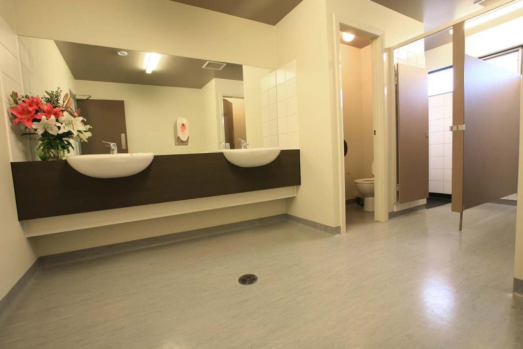 Swansea Backpacker Lodge Hostel *
